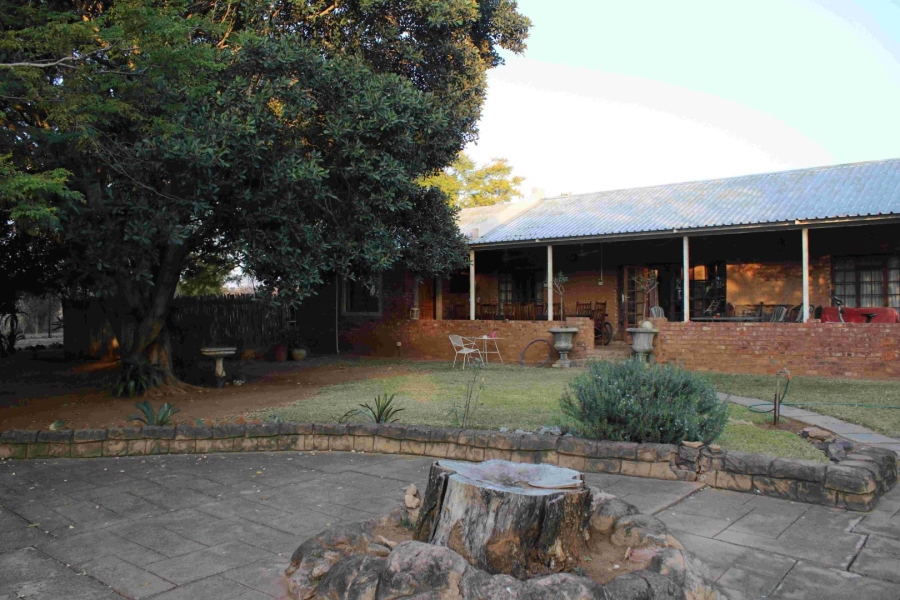 9 Bedroom Property for Sale in Schietfontein Ah North West